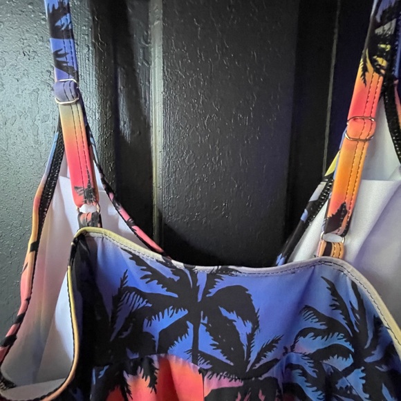 Rose Gal Swim Top 4x Palm Trees - Picture 6 of 12